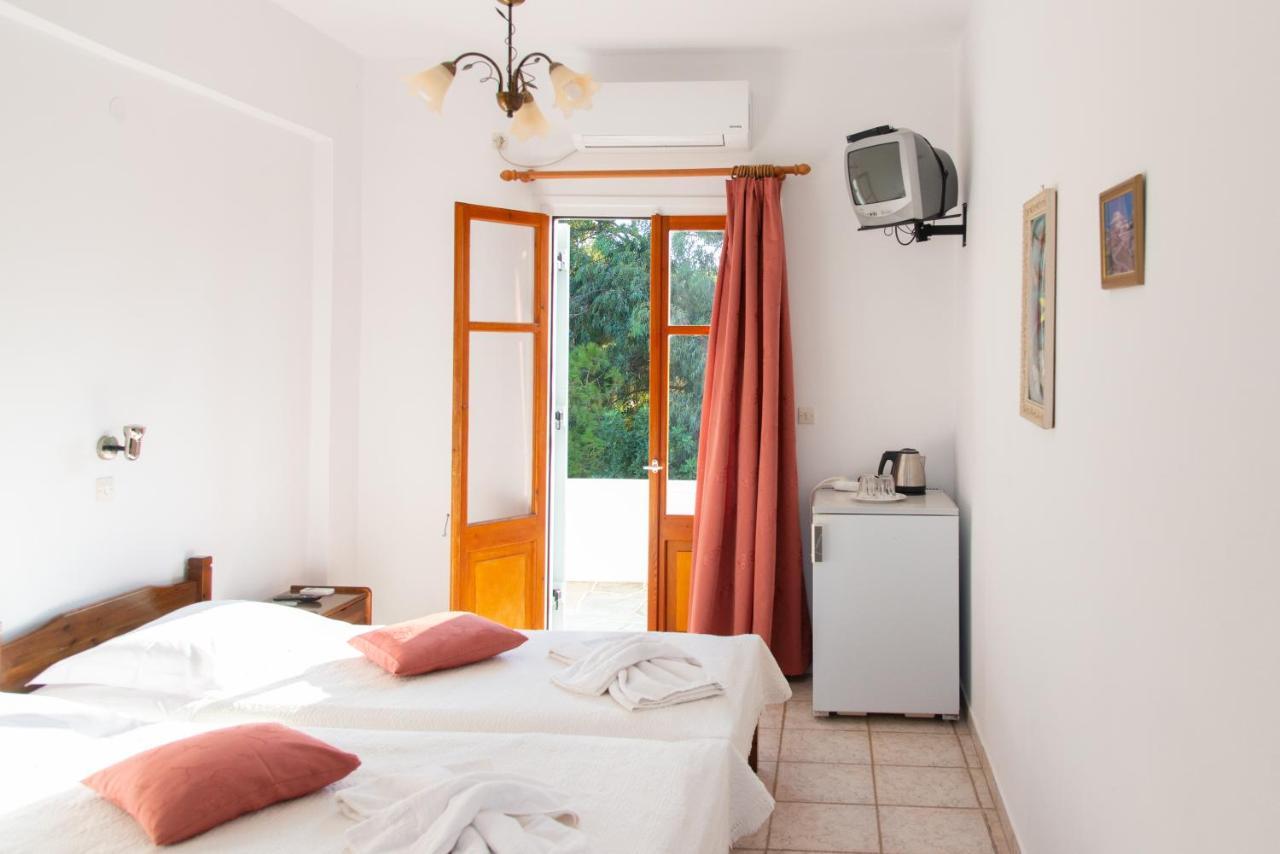 Hotel Themonia à Apollonía Extérieur photo