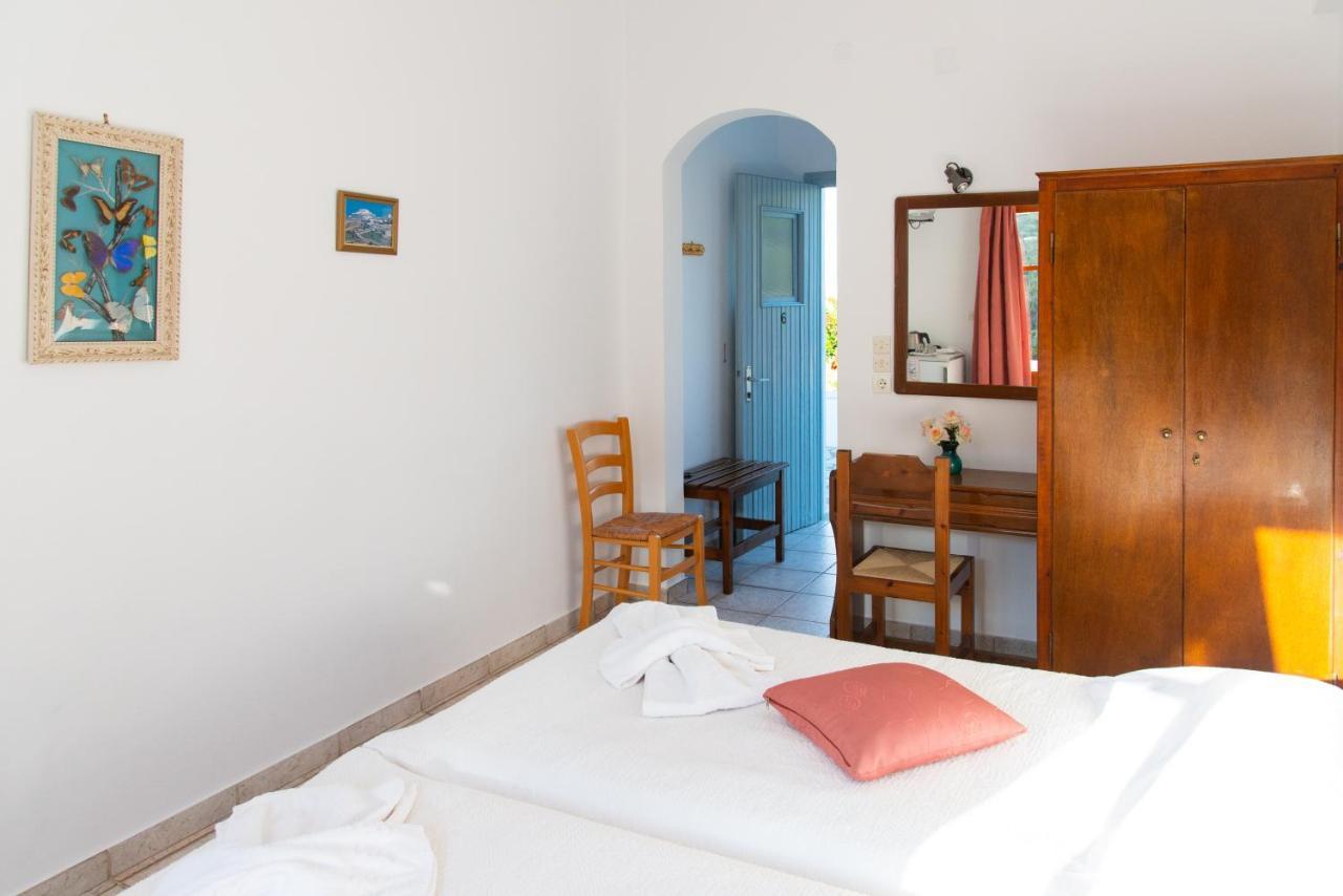 Hotel Themonia à Apollonía Extérieur photo