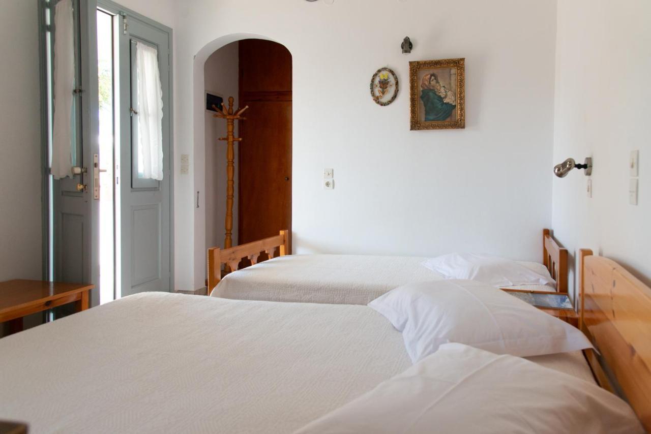 Hotel Themonia à Apollonía Extérieur photo