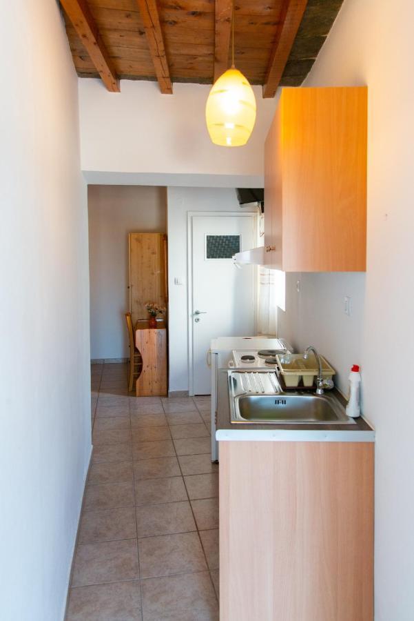 Hotel Themonia à Apollonía Extérieur photo