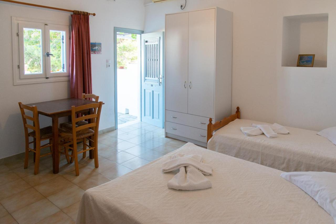 Hotel Themonia à Apollonía Extérieur photo