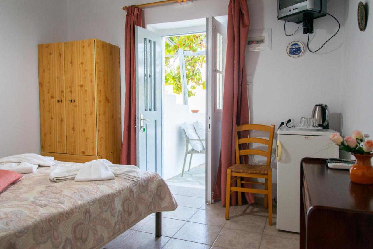 Hotel Themonia à Apollonía Extérieur photo